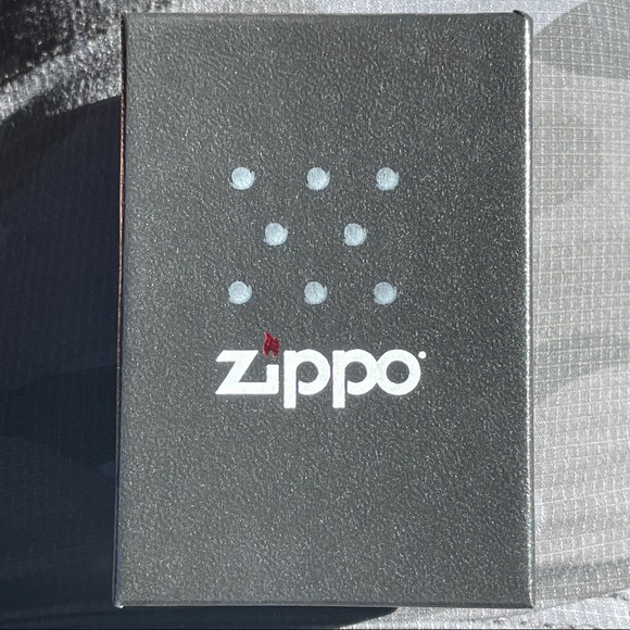 Supreme Swarovski® Zippo® | FW20 | Red | New (DS) - Picture 4 of 6